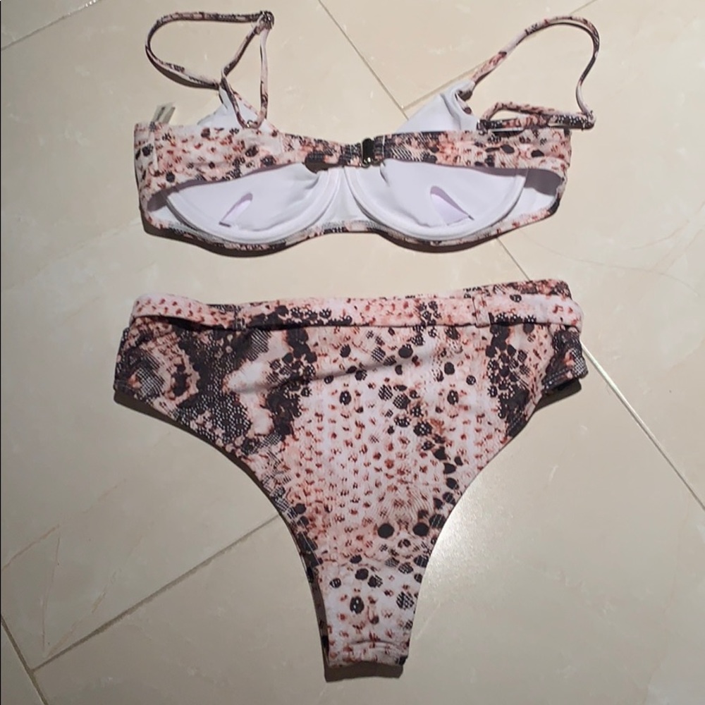 🆕 High Waisted Belted Bikini - Animal Print - Picture 5 of 5